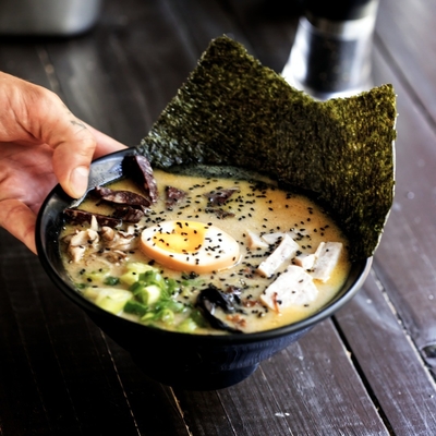 Ensalada de ramen personalizada con sazonas japonesas Sopa de fideos de 1.8L para una deliciosa salsa de comida