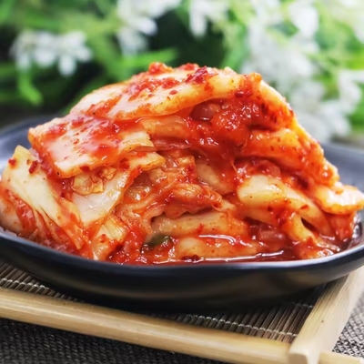 Salsa de Kimchi picante picante chili marinada pasta encurtida hecha con el ingrediente principal soja