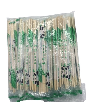 Dos elegantes palillos desechables de bambú para viajeros minimalistas