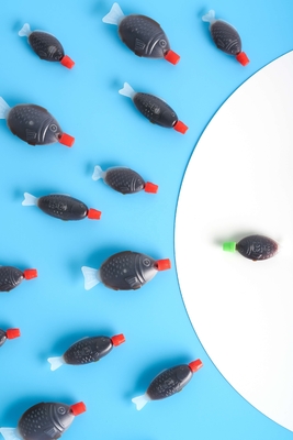 Sushi Halal Mini en forma de pescado y salsa de soja con 100% de pureza