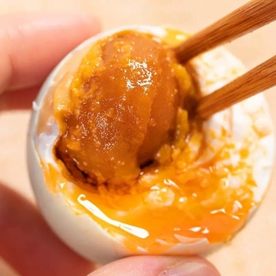 Huevo de pato salado con yema roja, con sabor auténtico, almacenado en lugares fríos y secos